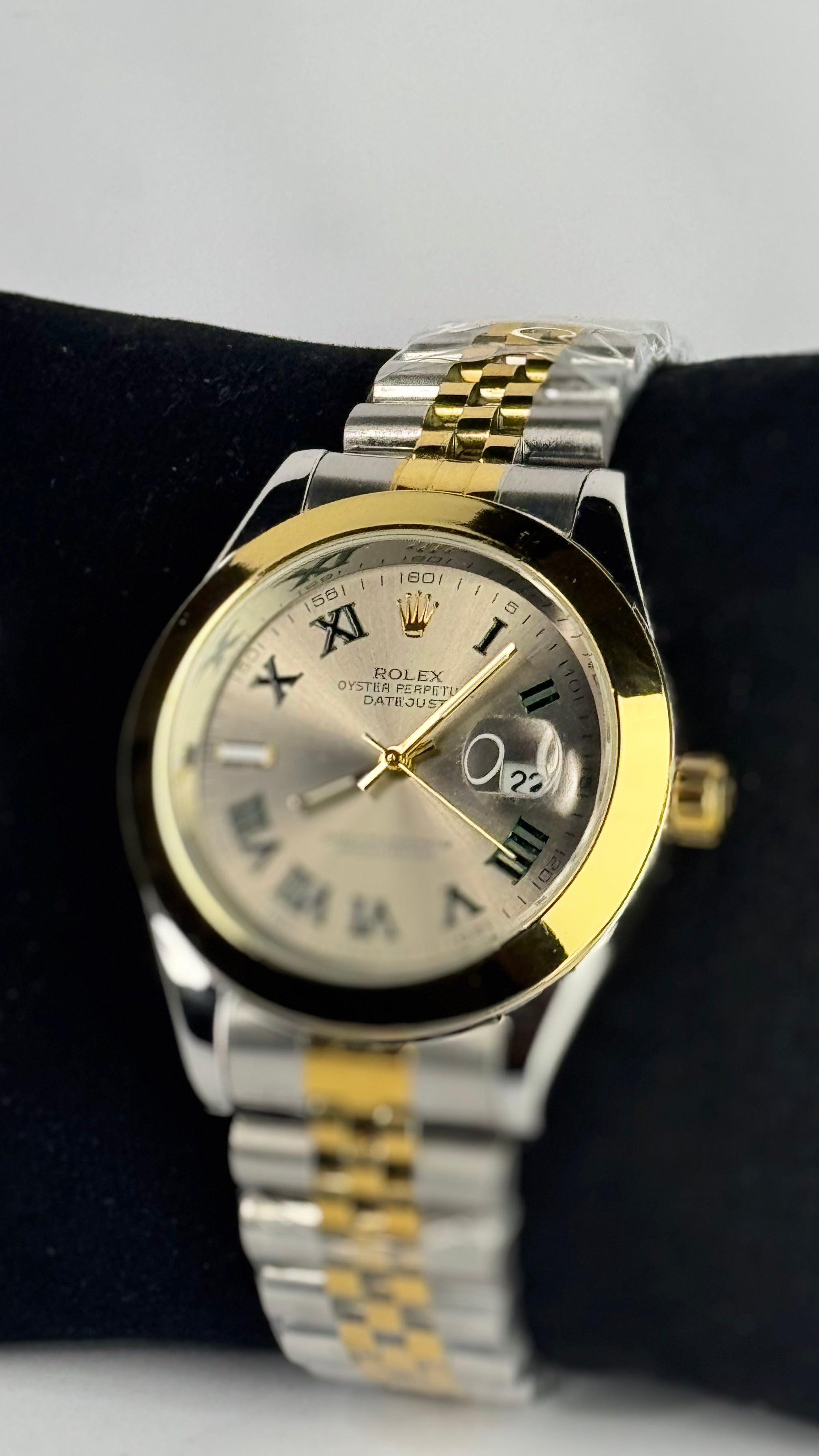 Rolex– VZ-02 Jubilee Gold & Silver