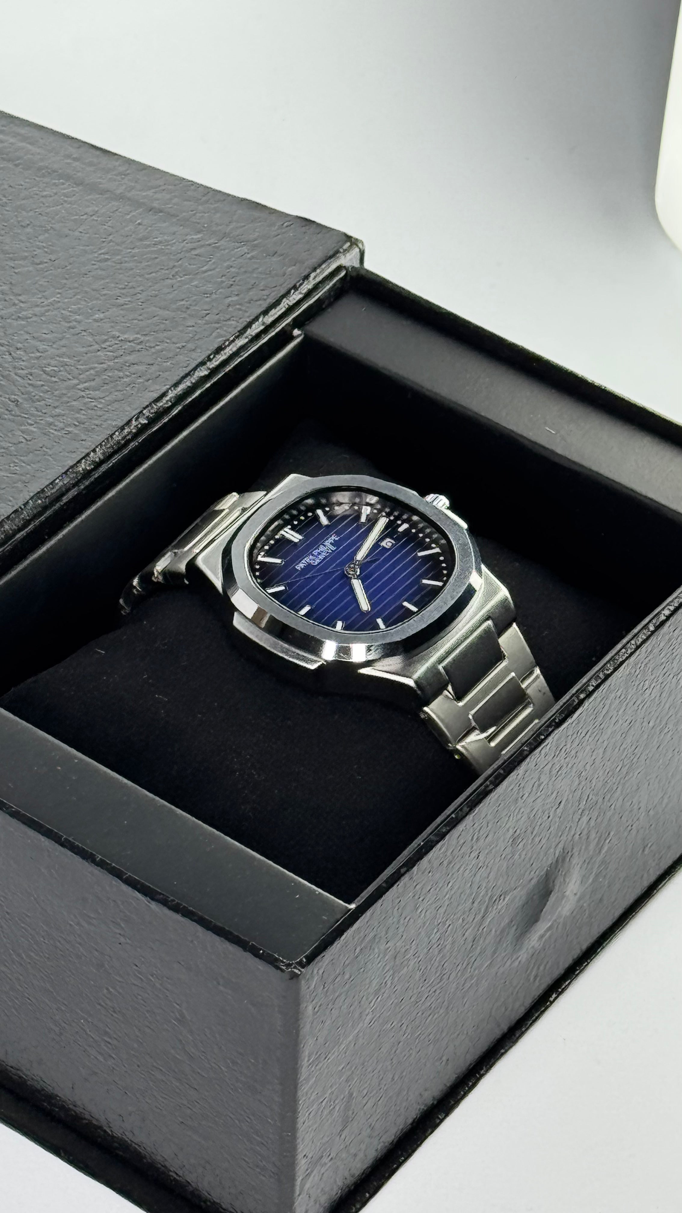 Patek–VZ-04 Nautilus Blue Dial