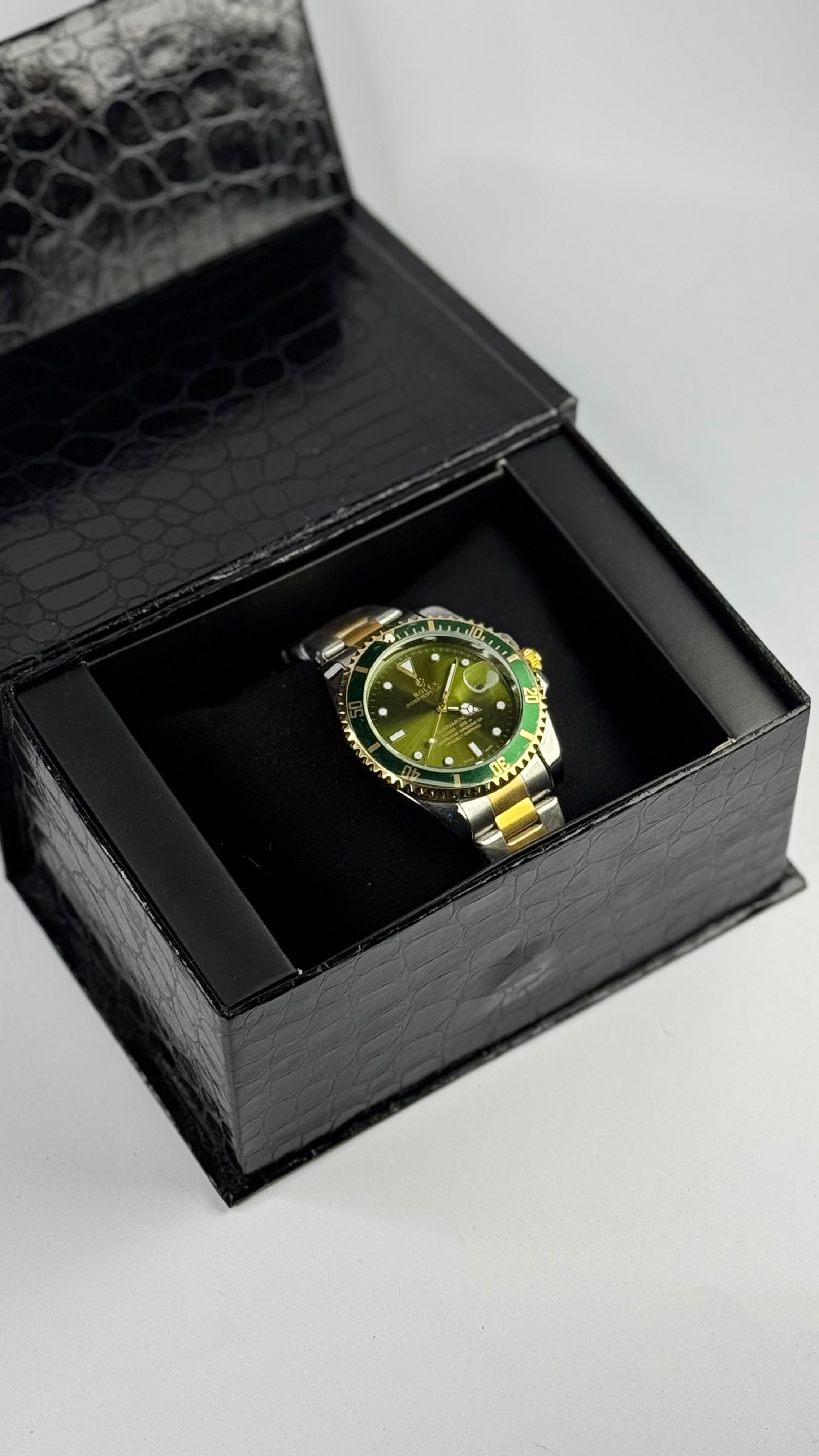 Rolex-VZ-19 Submariner Green Bezel