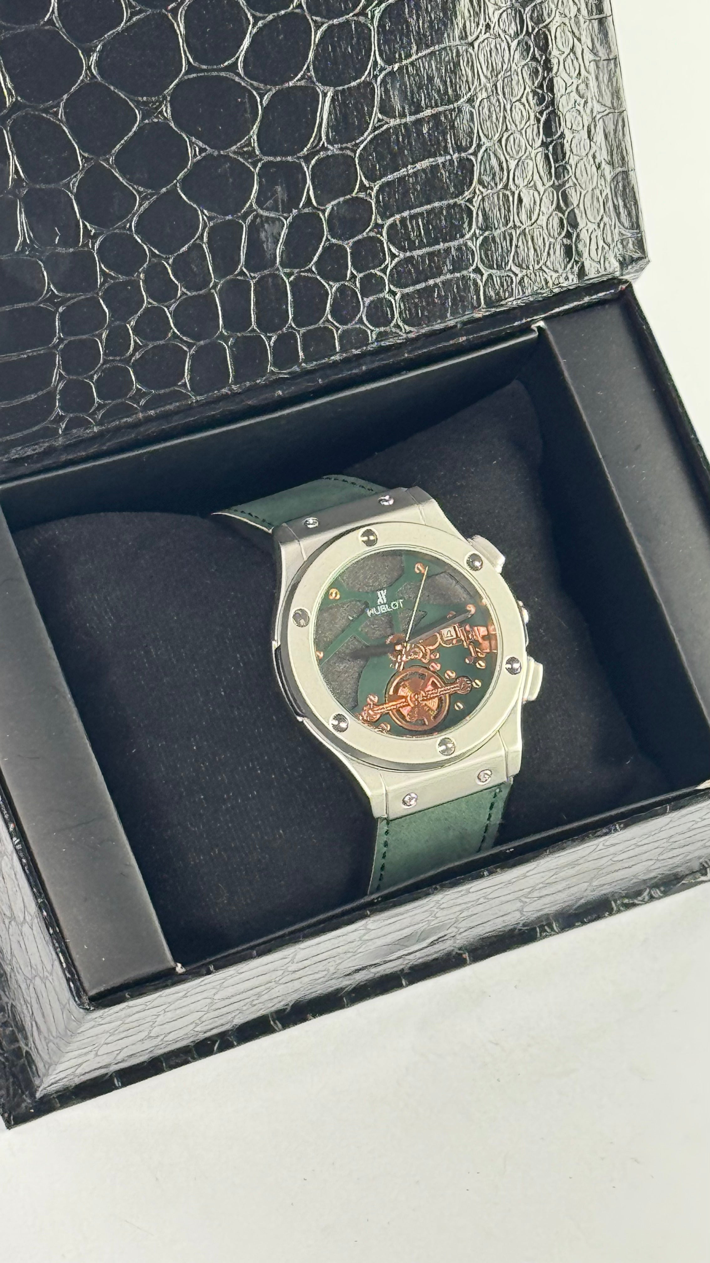 Hublot–VZ-09 Skeleton Green Leather